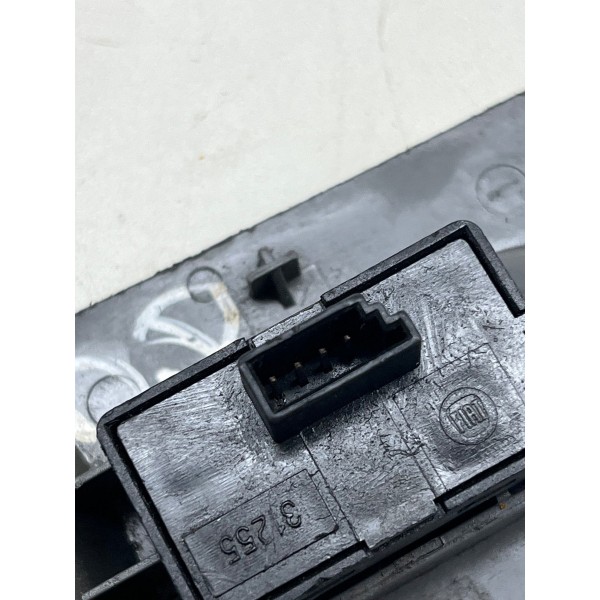 Botão Vidro Dianteiro Direito Siena Attractiv2 2013 A 2017