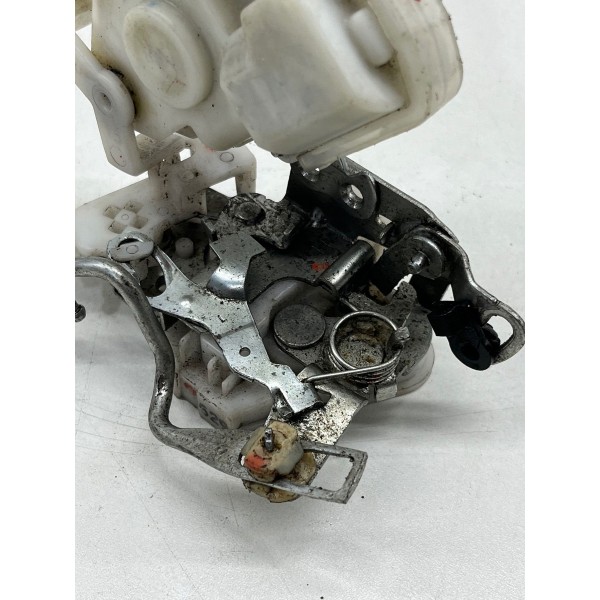 Fechadura Porta Dianteiro Dir Toyota Etios 2016 A 2019