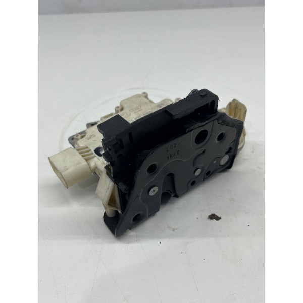 Fechadura Dianteira Esquerda Vw Passsat 2009 A 2014