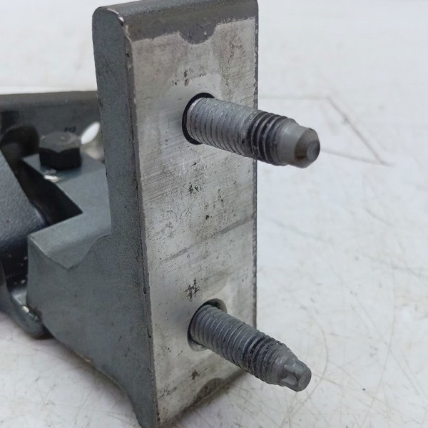 Dobradiça Porta Dianteira Direito Mercedes C180 15/19