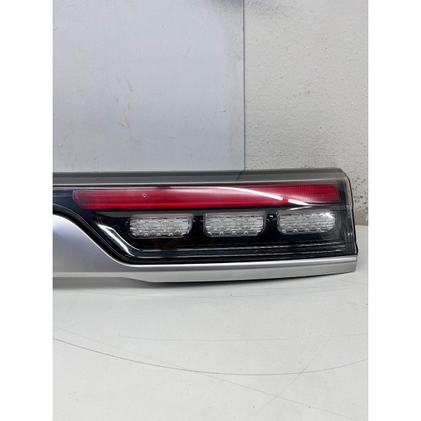 Lanterna Tampa Jeep Commander  C/câmera 2022 A 2024