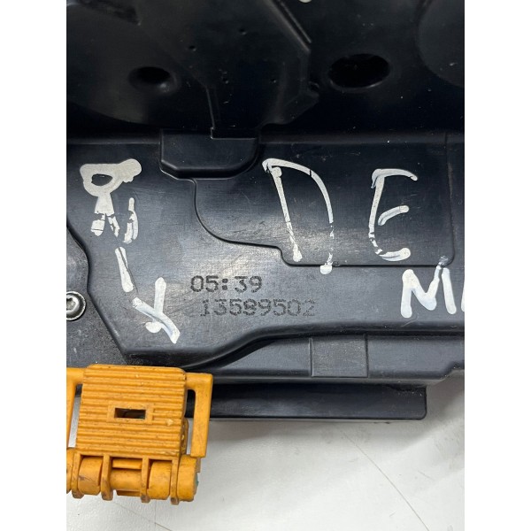 Fechadura Traseira Esquerdo Chevrolet Onix  2013 A 2018