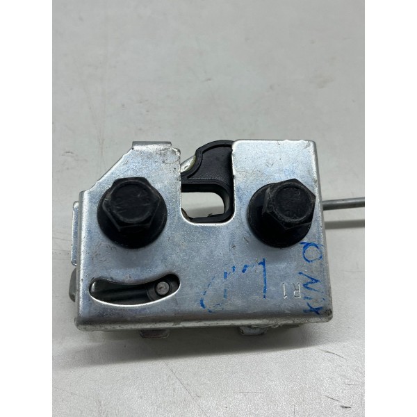 Fechadura Trava Encosto Banco Traseiro Gm Onix 2013 A 2019