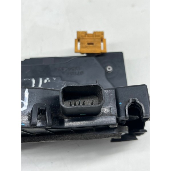 Fechadura Porta Dianteira Esquerda Gm Onix 2013 A 2016