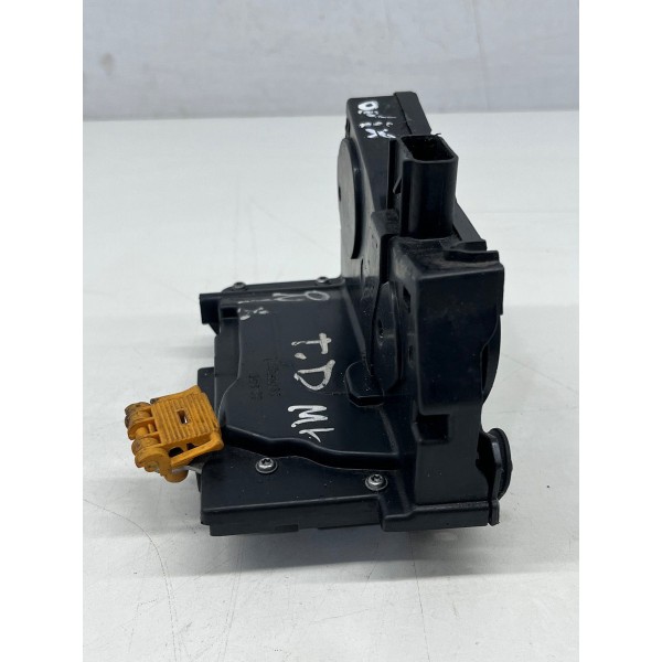 Fechadura Porta Traseira Direita Chevrolet Onix 2013 A 2015