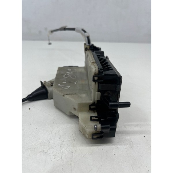 Fechadura Porta Dianteira Direita Peugeot 208 2013 A 2019