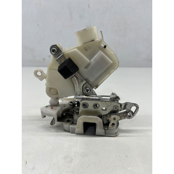 Fechadura Da Porta Dianteira Direita Toyota Etios 2019