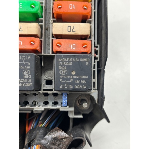 Suporte Da Caixa Fusíveis Fiat Argo 2017 A 2021