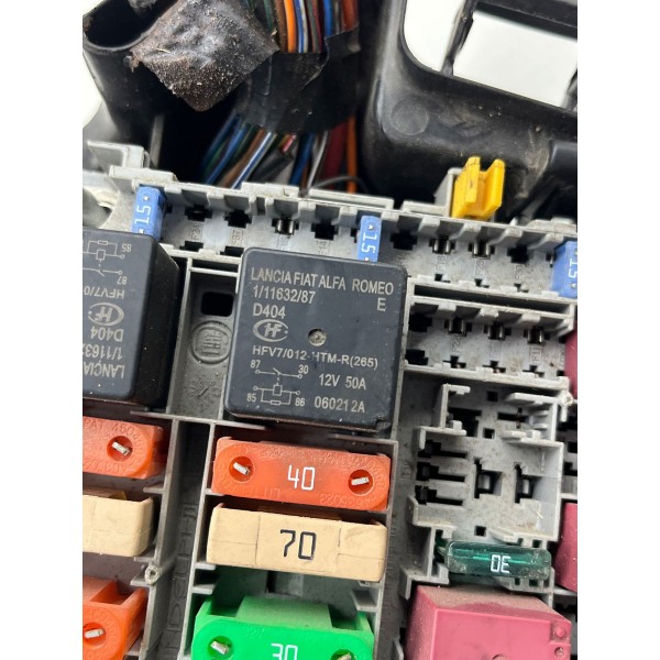 Suporte Da Caixa Fusíveis Fiat Argo 2017 A 2021