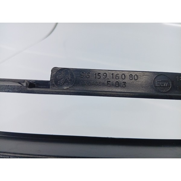 Grade Frontal Citroen C4 2003 9615916080