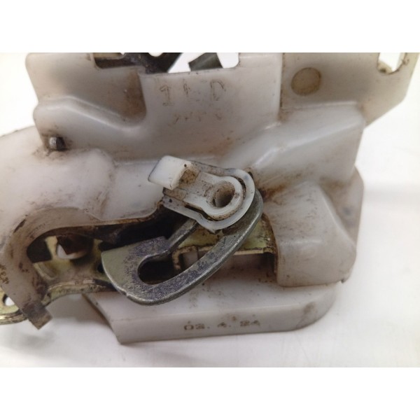 Fechadura Traseira Esquerda Mitsubishi  L200 1996 A 2011