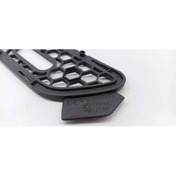 Grade De Proteção Pedra Do Para-choque Traseiro Peugeot 106