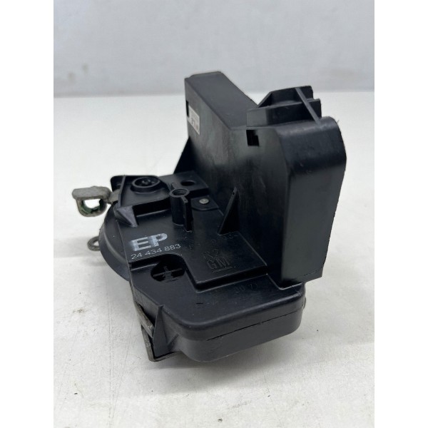 Fechadur Dianteira Chevrolet Corsa 2002 A 2012