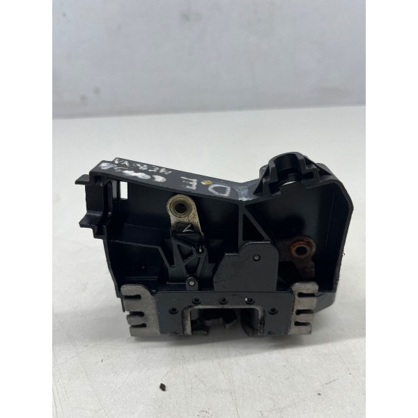 Fechadura Dianteira Esquerda Chevrolet Corsa 2002 A 2012