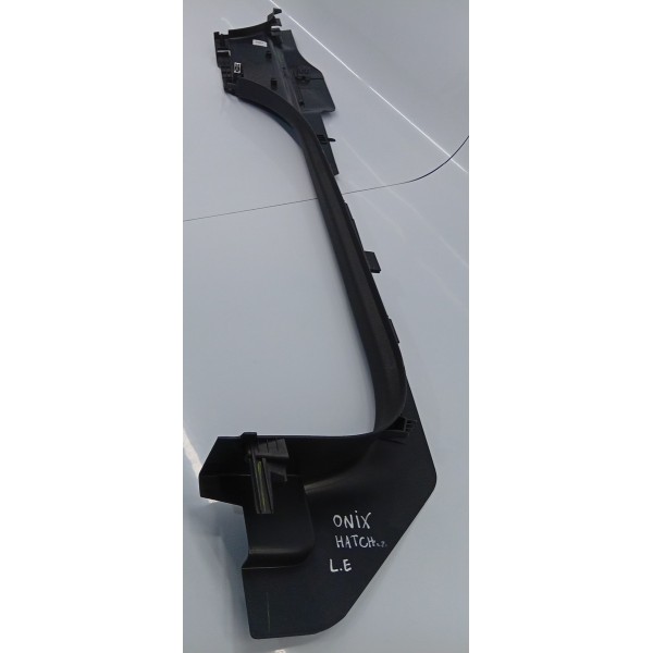 Soleira Interna Porta Dianteira Esquerda Gm Onix 2020 A 2024