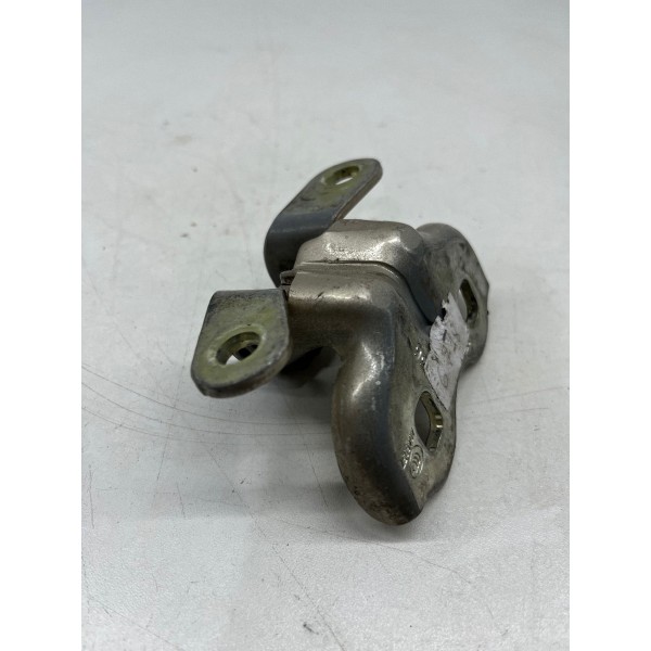 Dobradiça Traseira Dir.  Chevrolet Tracker 2020 A 2023