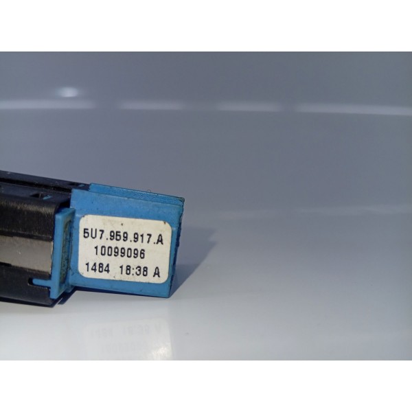 Botão Luz Da Caçamba Volkswagen Saveiro  2015 A 2017