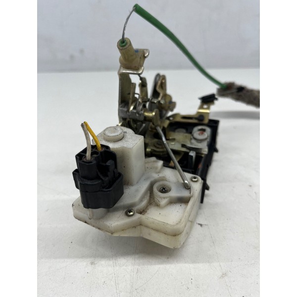 Fechadura Porta Traseira Esquerda Volkswagen Fox 2003 A 2009