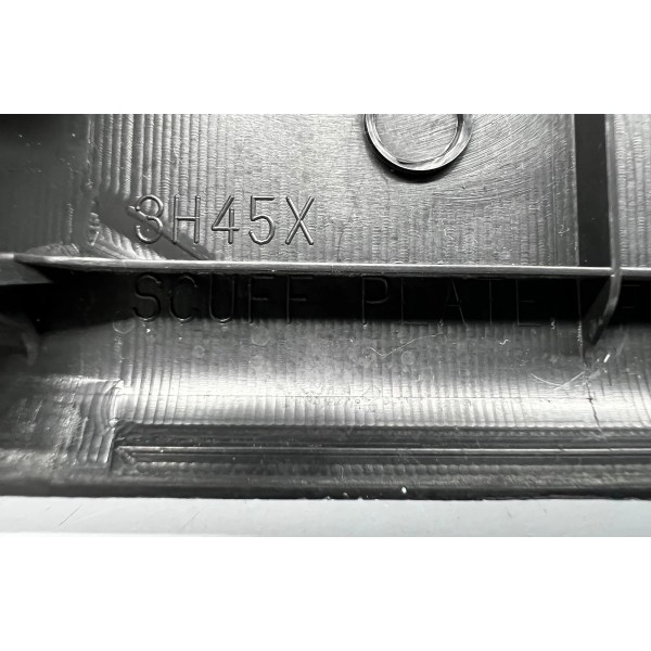 Moldura  Vidro Dian. Dir.  Mitsubishi Outlander 2013