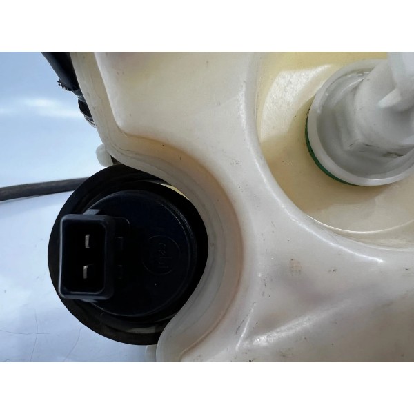 Reservatório Água Parabrisa Partida Fria Renault Captur 2019