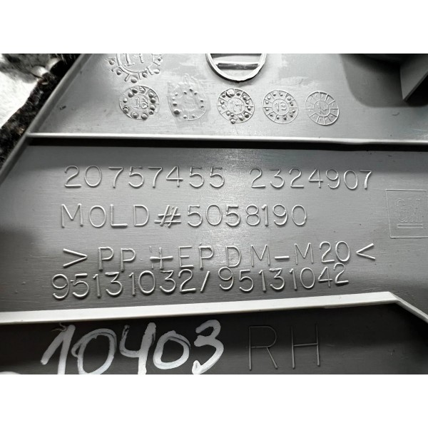 Acabamento Suporte Bagagito Chevrolet Tracker 2013 A 2017