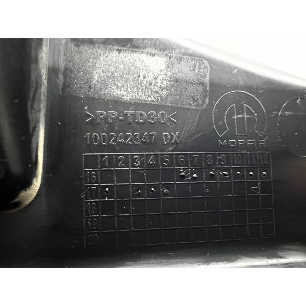 Moldura Tampa Traseira Direita Fiat Toro 2016 A 2022