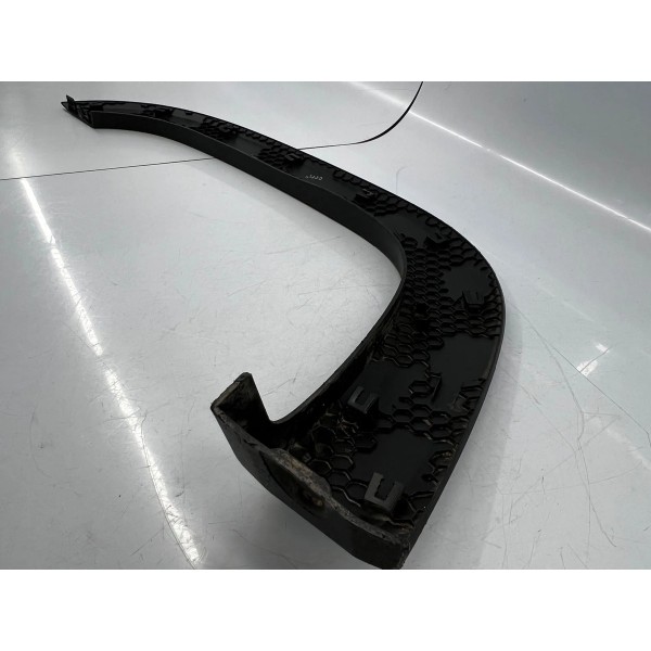 Moldura Traseira Esquerda Fiat Strada 2021 A 2023