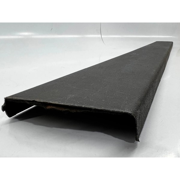 Acabamento Interno Vidro Tras Chevrolet Montana 2011 A 2018 Preto