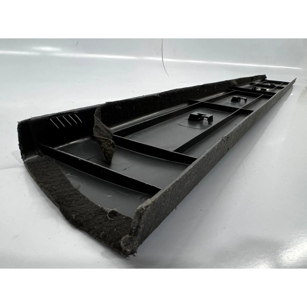 Acabamento Interno Vidro Tras Chevrolet Montana 2011 A 2018 Preto