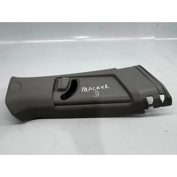 Acabamento Direito Chevrolet Tracker 2017 A 2019