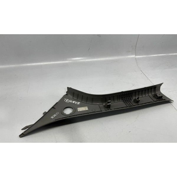 Acabamento Coluna Direita Parabrisa Chevrolet Tracker 2013