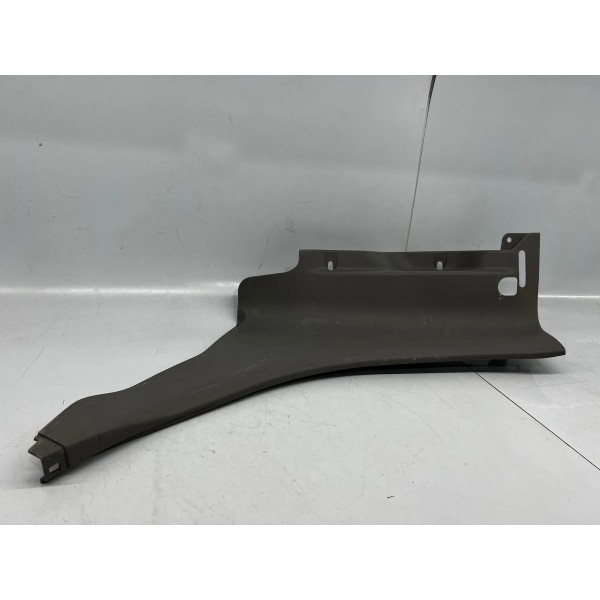 Moldura Coluna Traseira Esq. Mitsubishi Triton 2010 A 2015