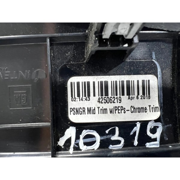 Acabamento Painel Central Chevrolet Tracker 2017 A 2018